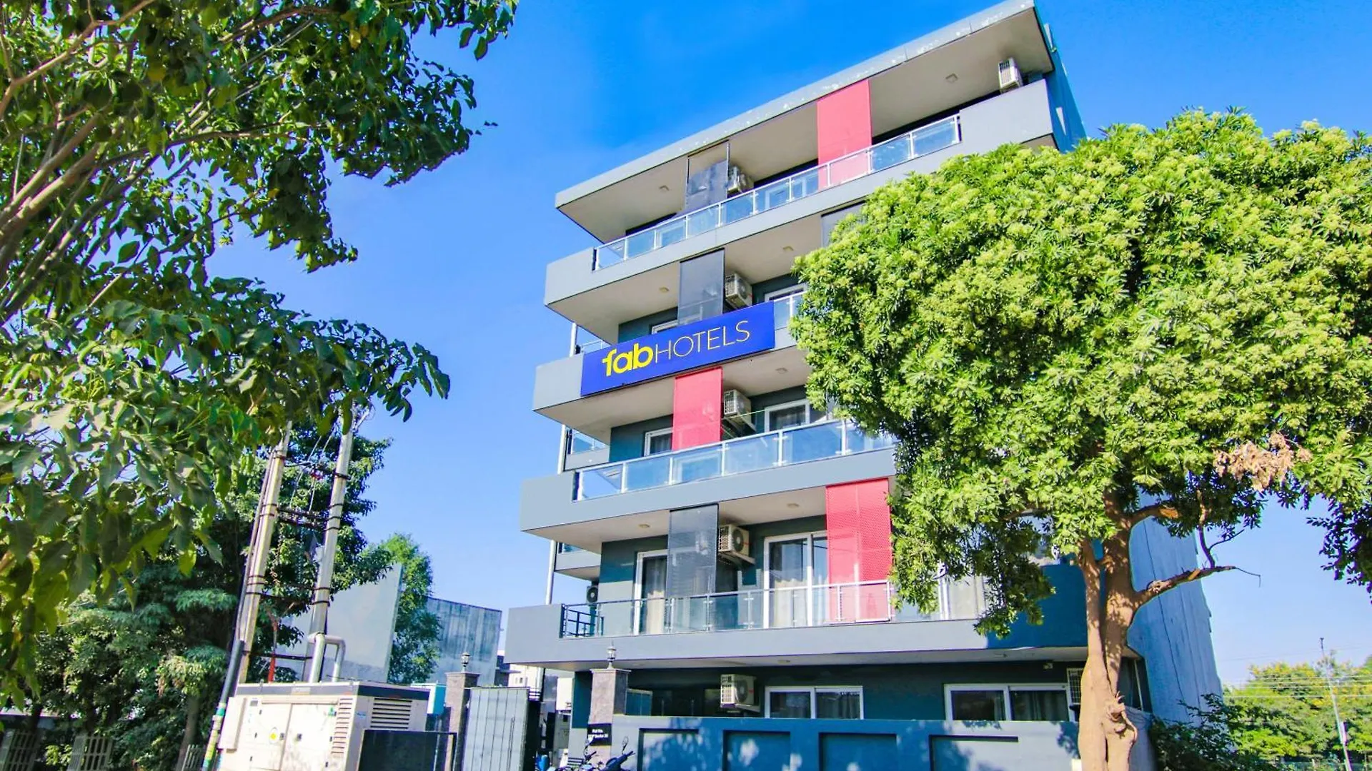 Hotel Fabhotel Infinity Stays Gurgáon